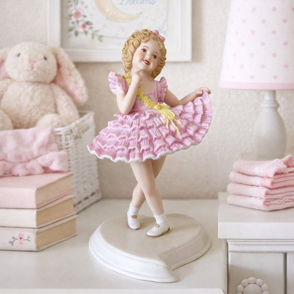 “Baby Take a Bow” Figurine Shirley Temple Collection 1982 | Nostalgia Collection